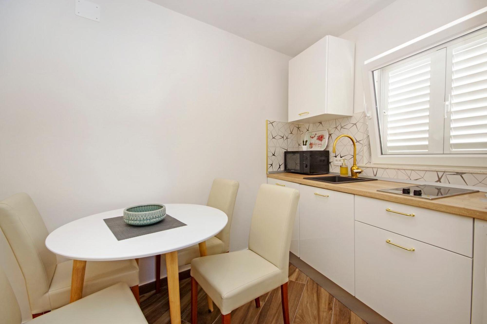 Apartments Roma Baška Voda エクステリア 写真