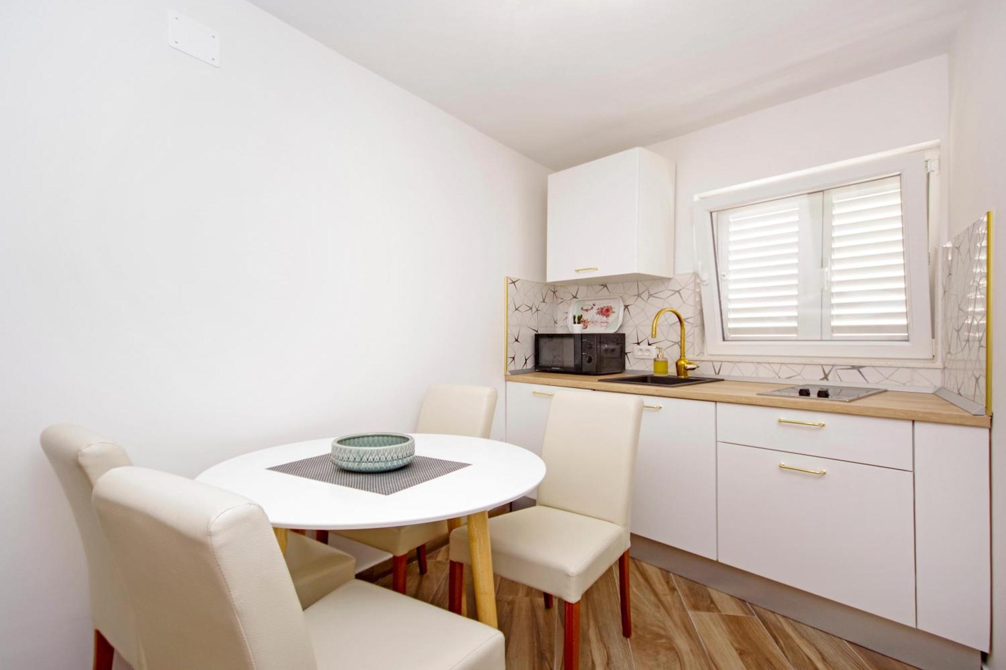 Apartments Roma Baška Voda エクステリア 写真