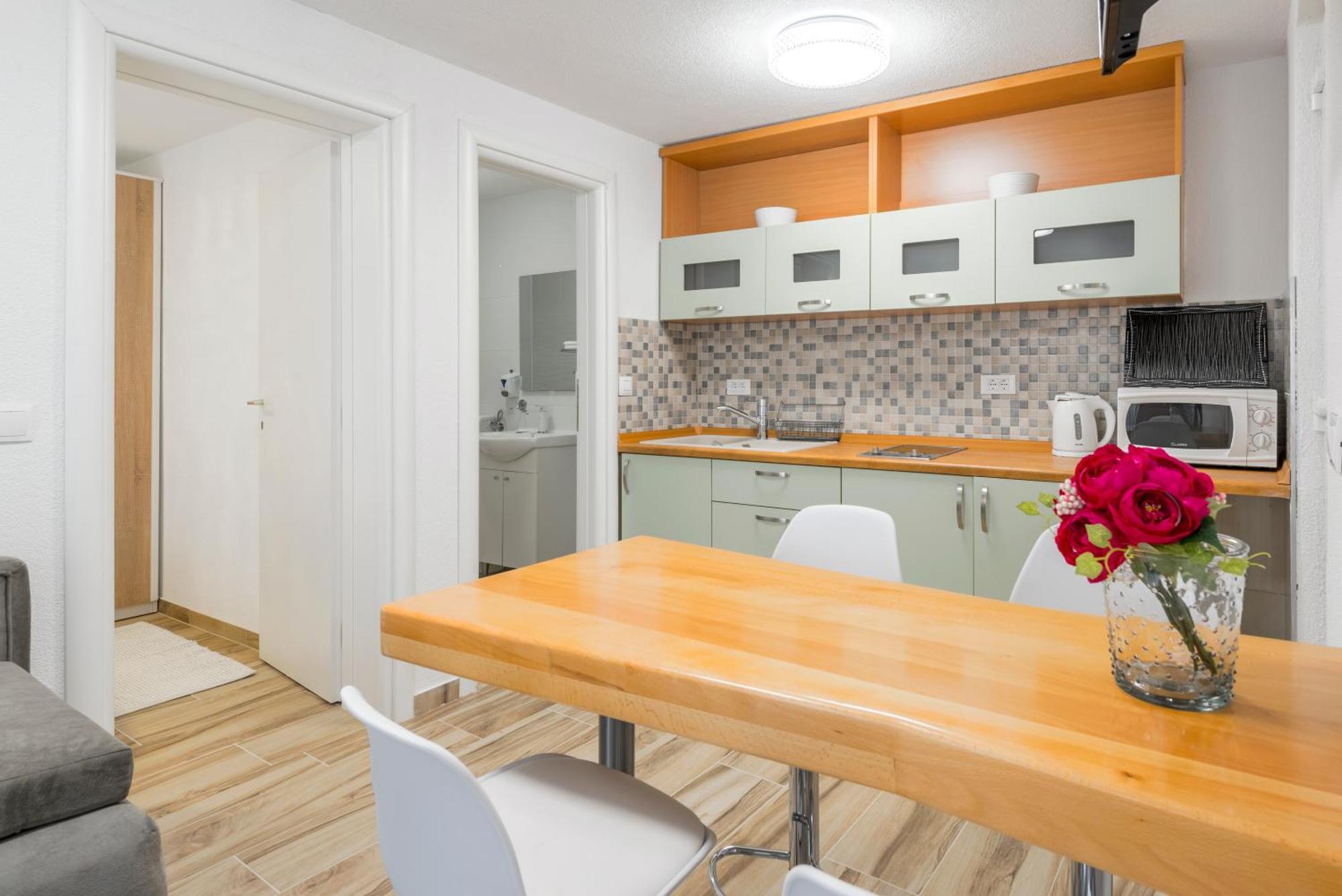 Apartments Roma Baška Voda エクステリア 写真