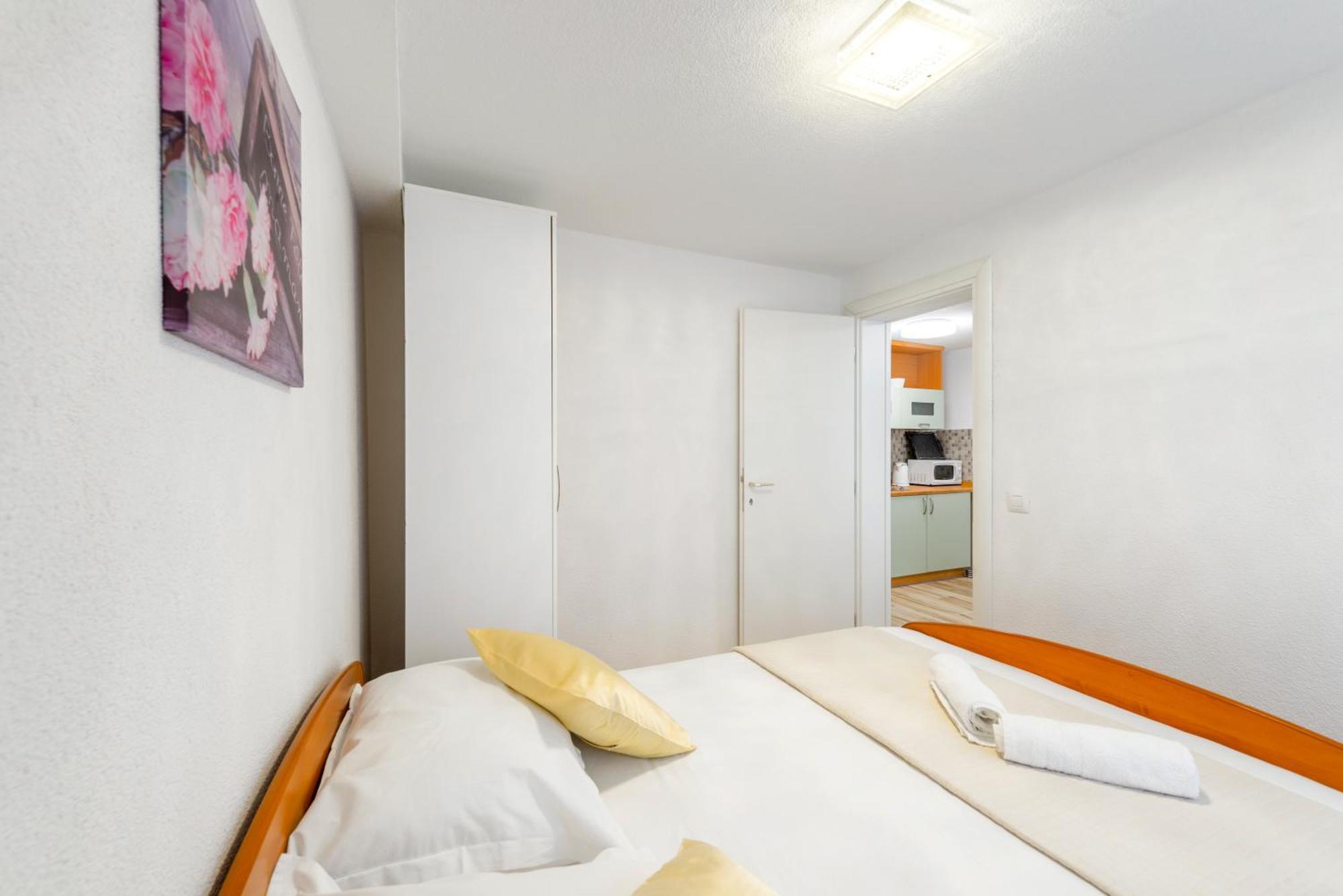 Apartments Roma Baška Voda エクステリア 写真